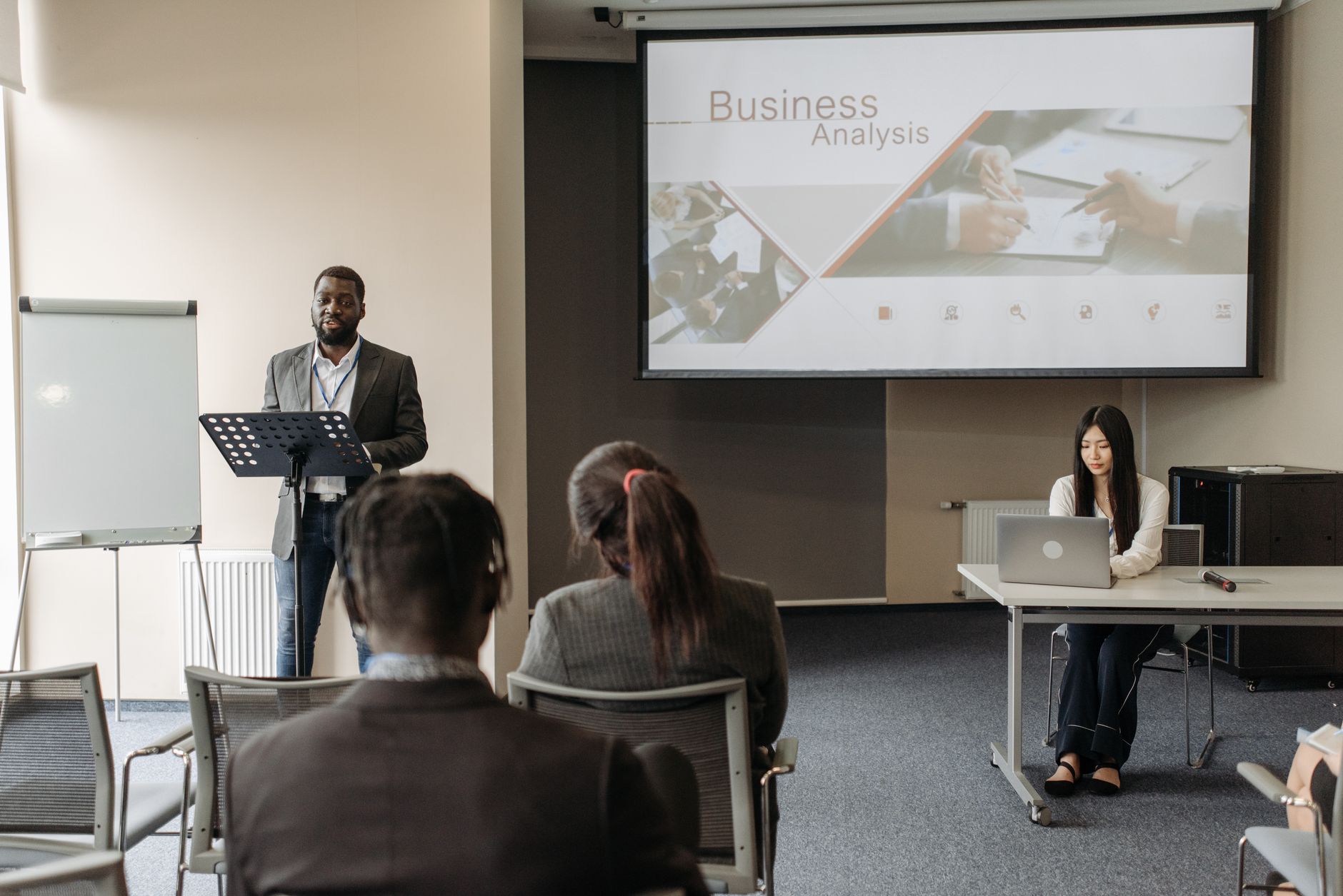 Business seminar with a speaker and audience in a conference room. — Stuart Piltch Mildreds Dream and Its Mission to Inspire